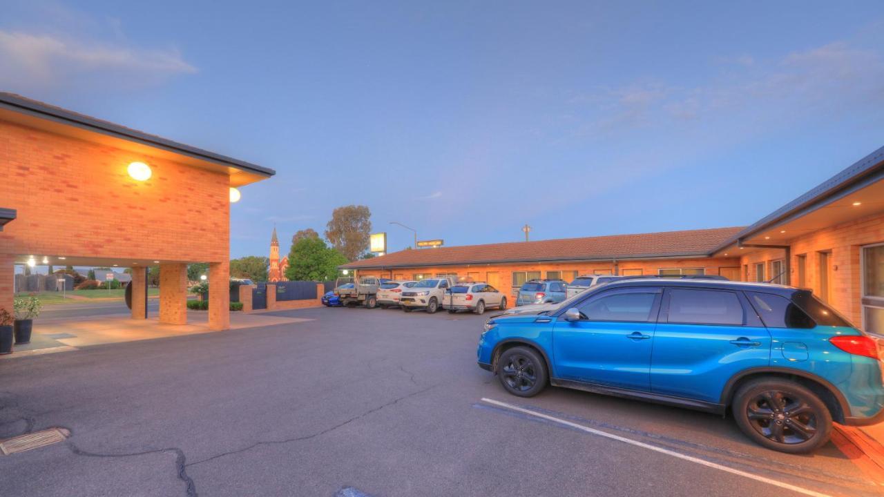 Cousins Motor Inn Инвърел Екстериор снимка