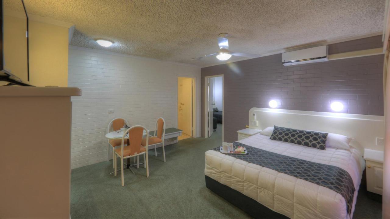 Cousins Motor Inn Инвърел Екстериор снимка