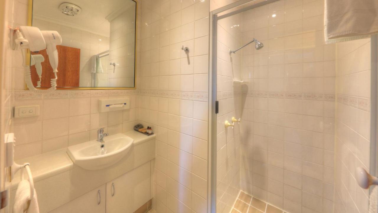 Cousins Motor Inn Инвърел Екстериор снимка