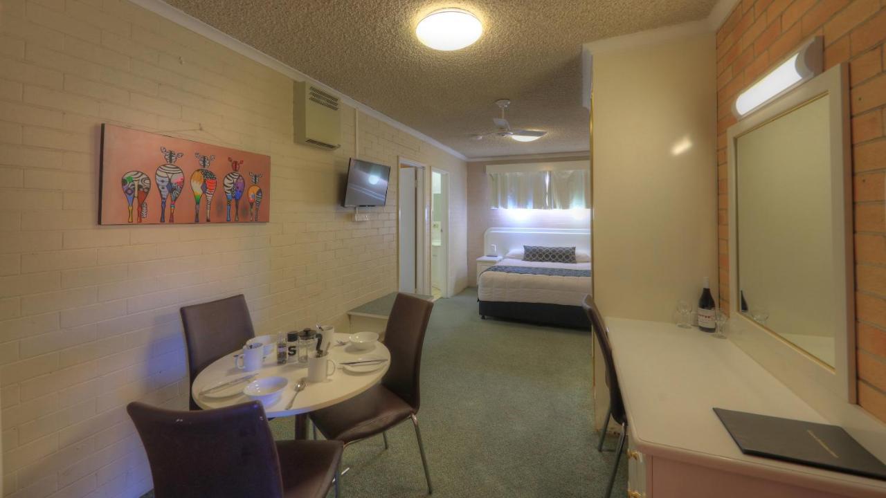 Cousins Motor Inn Инвърел Екстериор снимка