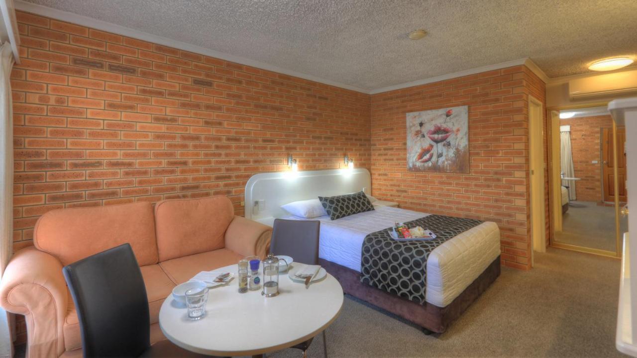 Cousins Motor Inn Инвърел Екстериор снимка