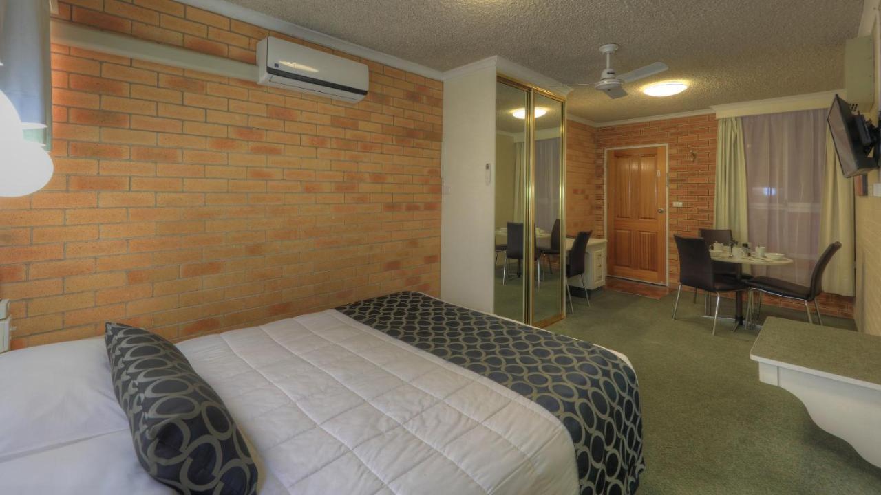 Cousins Motor Inn Инвърел Екстериор снимка