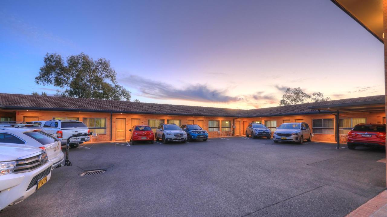 Cousins Motor Inn Инвърел Екстериор снимка