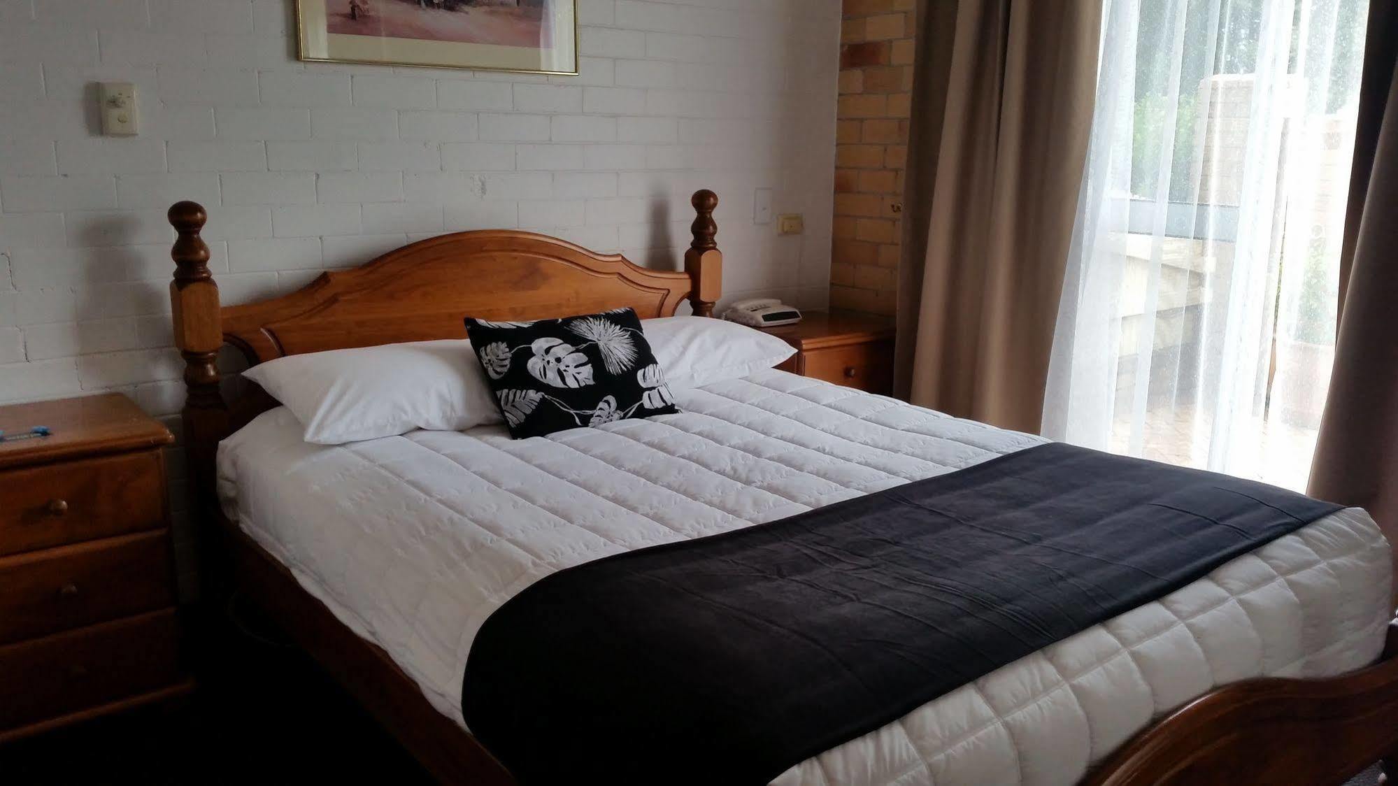 Cousins Motor Inn Инвърел Екстериор снимка