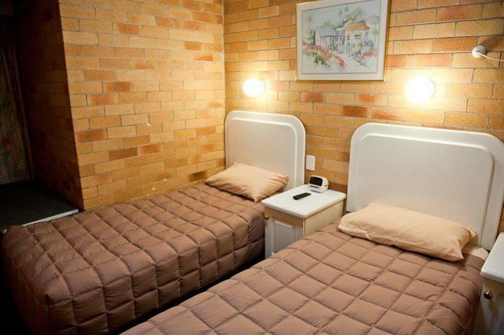 Cousins Motor Inn Инвърел Екстериор снимка