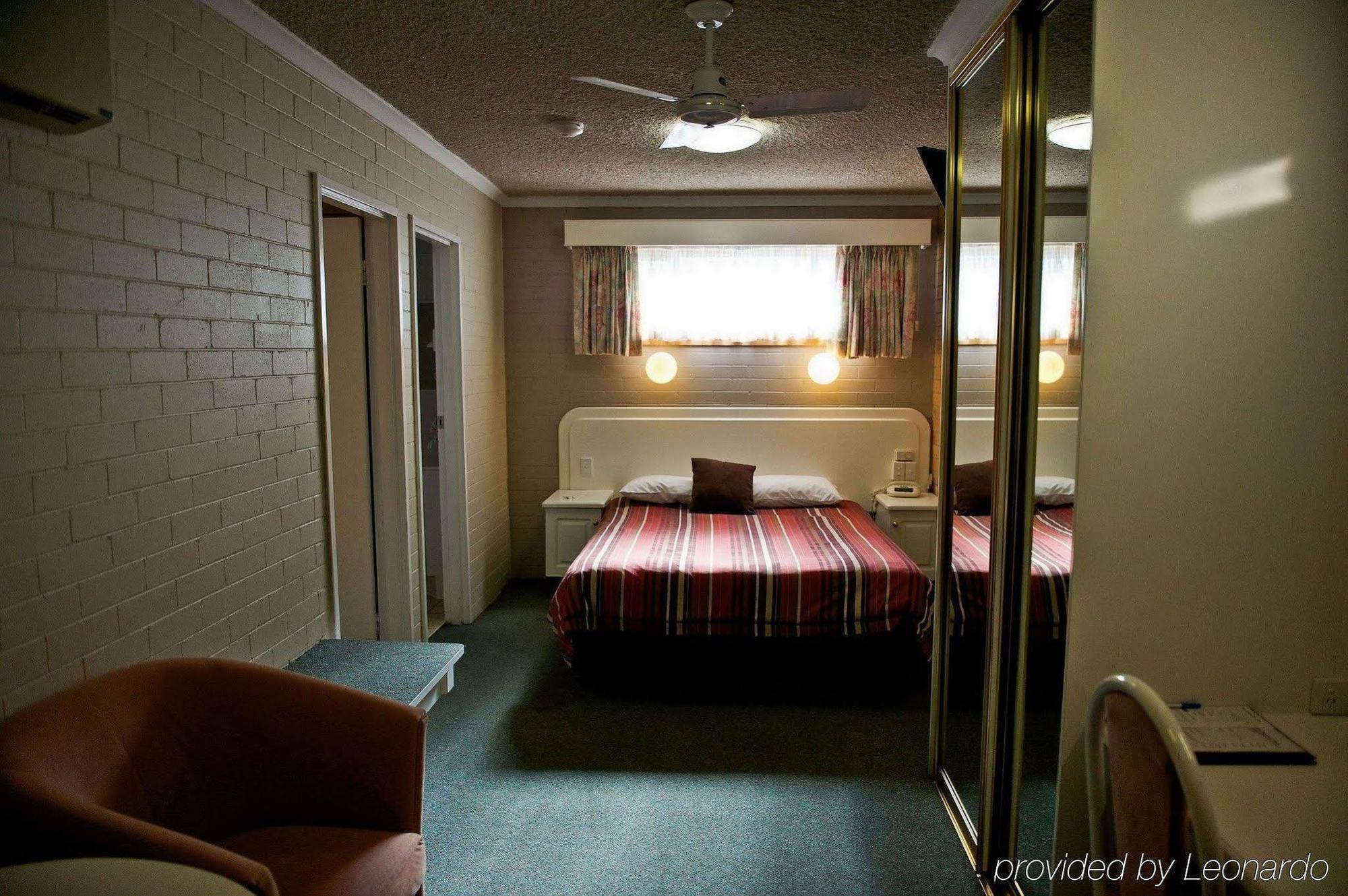 Cousins Motor Inn Инвърел Екстериор снимка